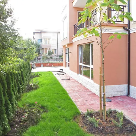 Apartment Elegant Studio Close To The Sea And Beach Burgas