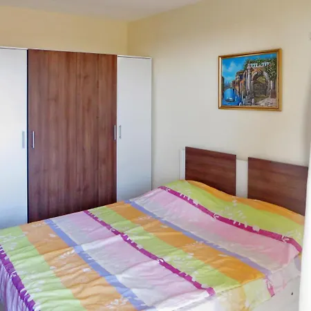 Apartment Elegant Studio Close To The Sea And Beach Burgas
