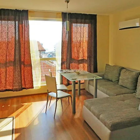 Elegant Studio Close To The Sea And Beach